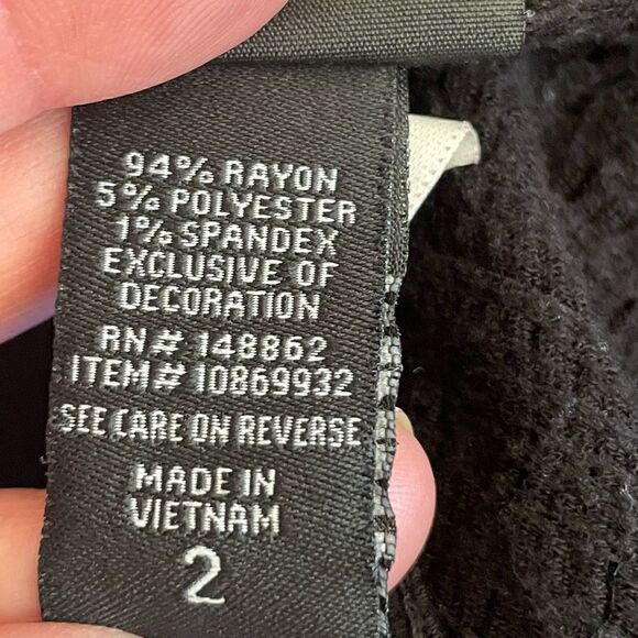 Torrid Sleeveless round Neck Top Size 2 (2X) black knit embroider blouse #1280 - Picture 10 of 13